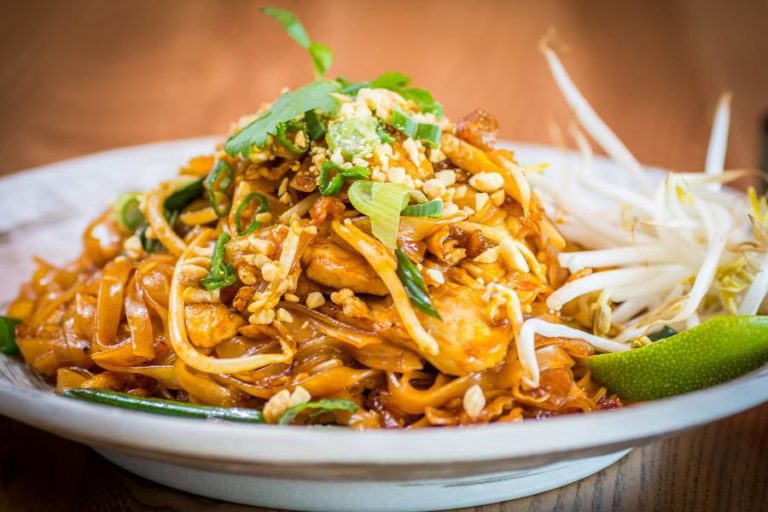 chicken-pad-thai-recipe-pad-thai-recipes-restaurant-meals